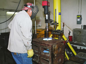 wellhead equipment repair and testing